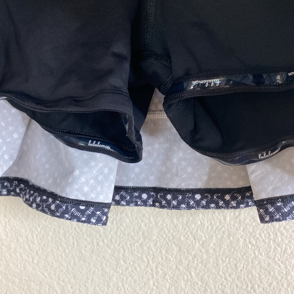 Lululemon Pace Rival skirt II Dottie eyelet size 2 EUC - Picture 2 of 6